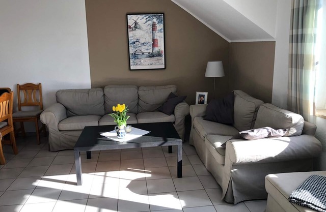 Cozy, bright vacation apartment on 2 levels with conservatory