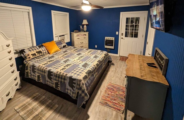 Cozy Bungalow in the Mountains.