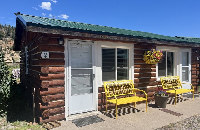 Cozy cabin #2 in mountains near Rio Grande River
