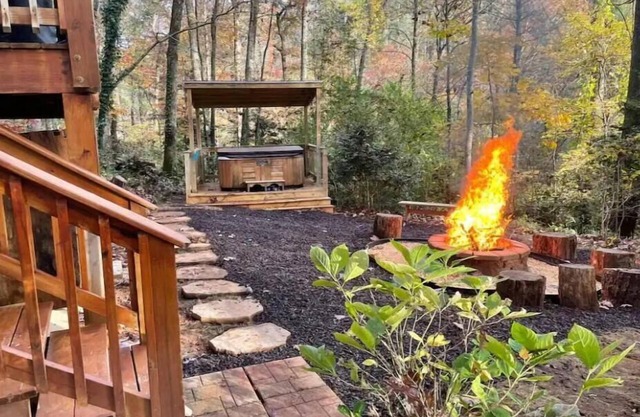 Cozy Cabin - Hot Tub! 1 Mile From Downtown Helen
