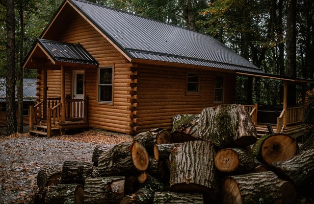 Cozy cabin in Hocking Hills - Merlot Cabin #8 - Hot Tub - Fire Ring - Wifi