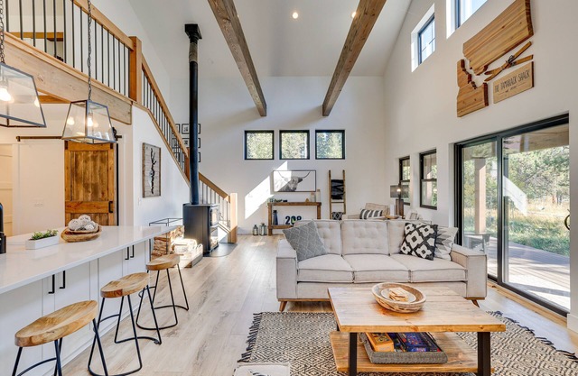 Cozy Cabin Nestled at the Base of Tamarack Resort!