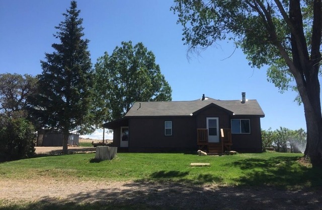Cozy Cabin with Views