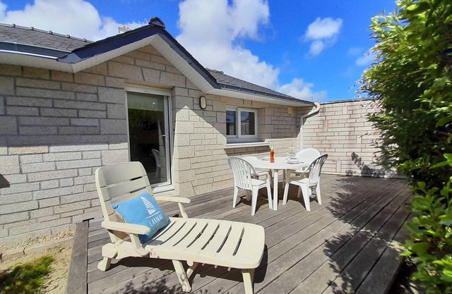 Cozy Carnac Beachside House - 2 Rooms, Terrace, Parking, Pet-Friendly