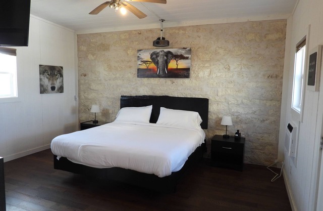 Cozy casita: Bastrop state park view