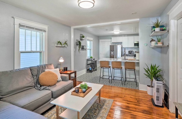 Cozy Cedar Rapids Abode w/ Private Hot Tub