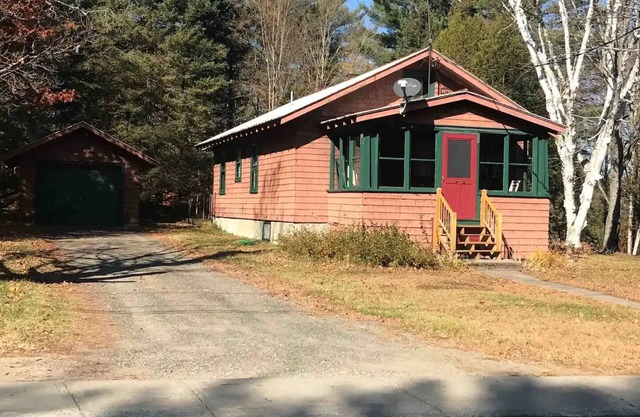 Cozy Central Adirondack Charmernn