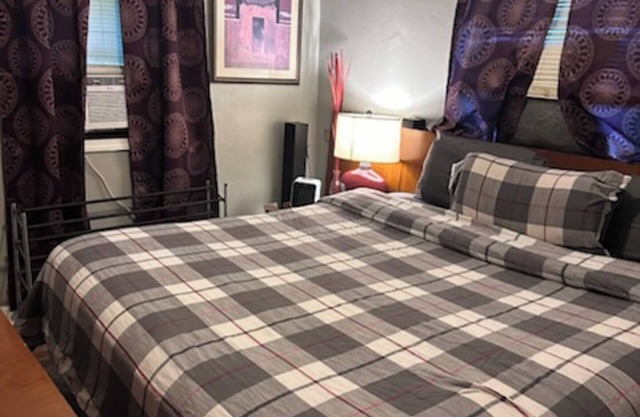 cozy centralized 2 bedroom in the heart of downtown atlanta