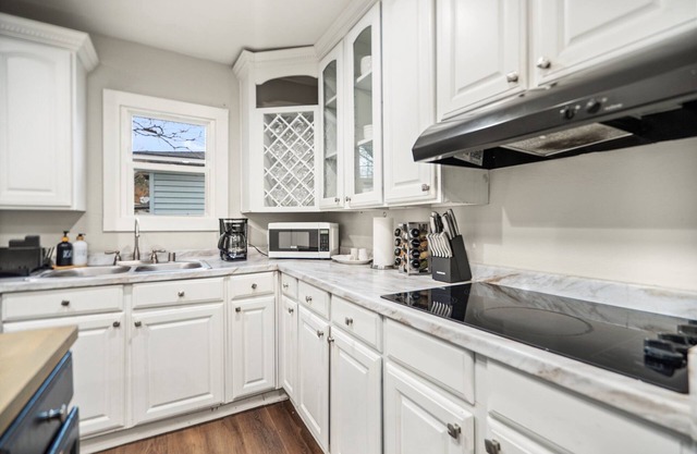 Cozy City Living Greenville - Easy Downtown Access