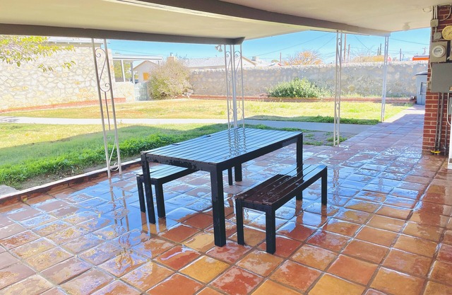 Cozy classic home on historic EP neighborhood. Close to Ft. Bliss. Pet-Friendly!