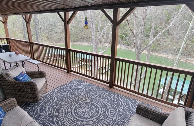 Cozy Condo just steps from the water!