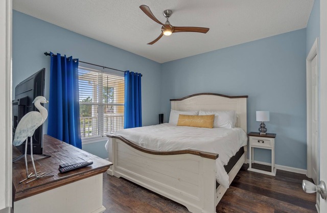 Cozy Condo next to Ascension Sacred Heart Hospital