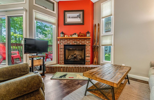 Cozy Condo w/Hot Tubs, Tennis, & Three Pools - Near the Slopes & Golf