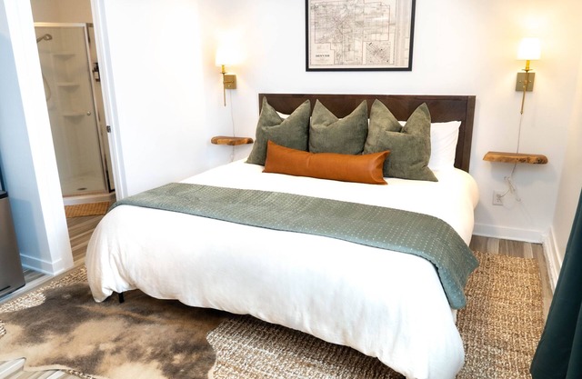 Cozy & Convenient, 5 mins. to Sloan's & Empower
