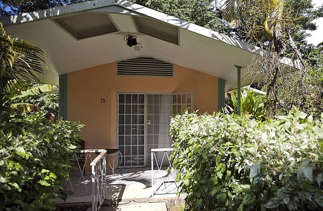Cozy Cottage ideal for couples or families.