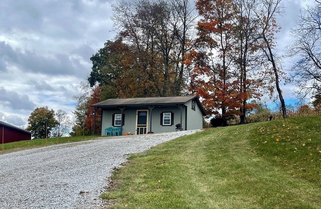 Cozy cottage in the heart of Amish country, Millersburg Ohio