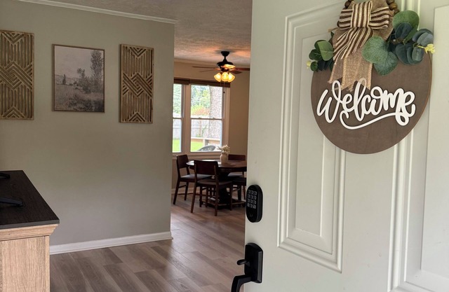 Cozy Cottage Retreat @ Twin Oaks, Monthly Stays ~ Travel Nurse!