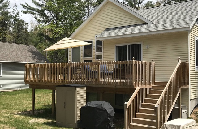 Cozy Cottage w/Wifi-and private Lake Michigan beach access