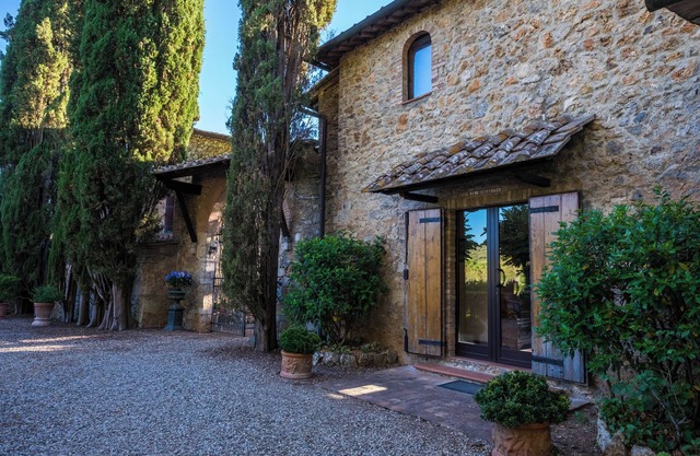 Cozy cottage with pool 10 km from Siena, pets allowed