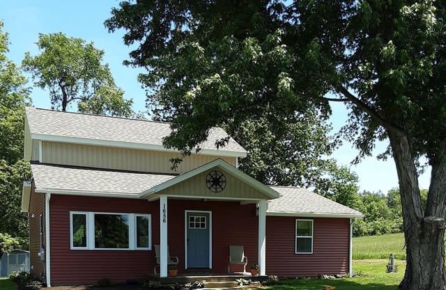 Cozy country home 5 minutes from Watkins Glen International Racetrack