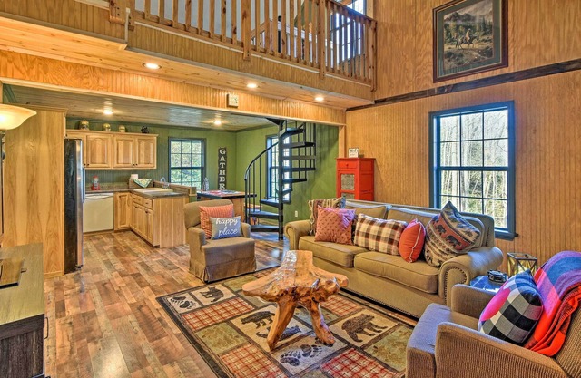 Cozy Creekside Cabin in Nantahala Ntl Forest!
