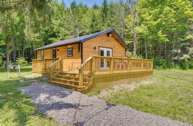 Cozy Ellicottville Cabin w/Water Views - Near Ski