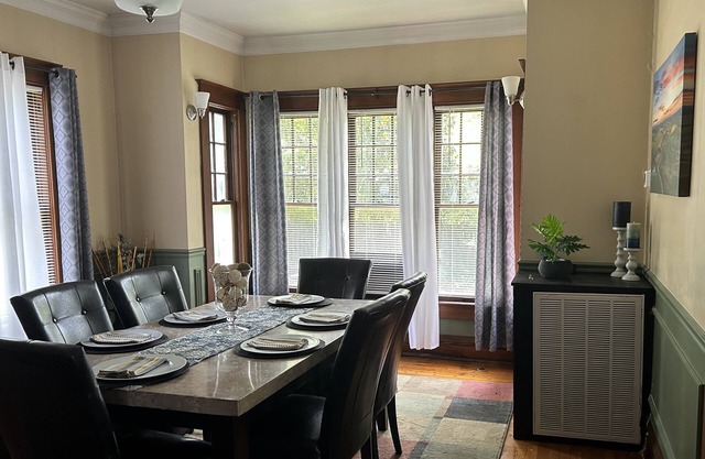 Cozy family friendly home with lots of space to relax.!