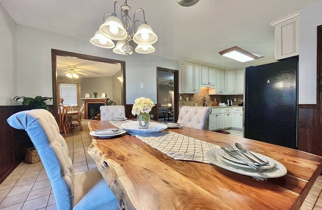 Cozy Family Home with KING Suite