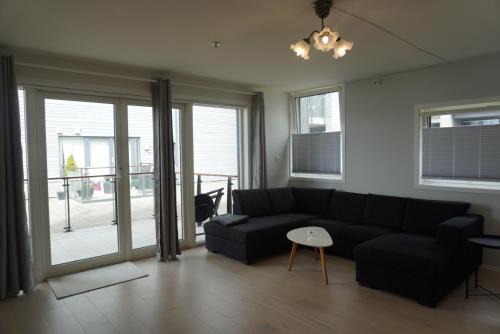 Cozy Flat with Balcony in Central Jørpeland - Close to The Pulpit Rock