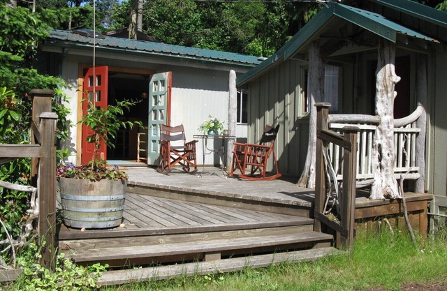 Cozy Freshwater Bay/Elwha River Cabin