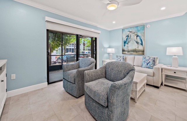 Cozy Garden View 1 bedroom, 1 bath at Sanibel Moorings Resort #921