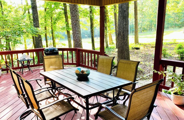 Cozy getaway on Ponce de Leon golf course.