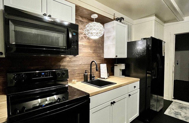 Cozy Getaway at Stone Horse