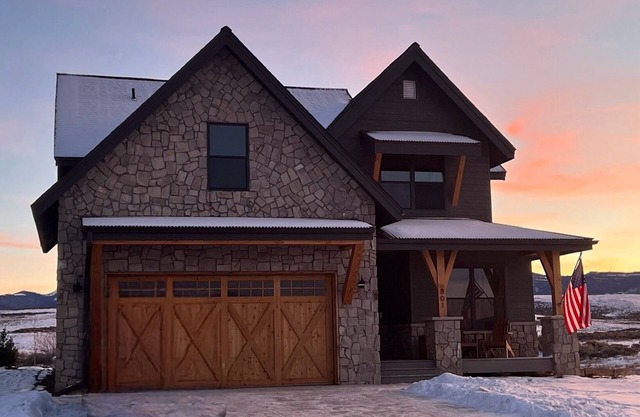 Cozy Granby Ski-Golf Retreat in Grand Elk - Winter Park - Private Hot Tub!