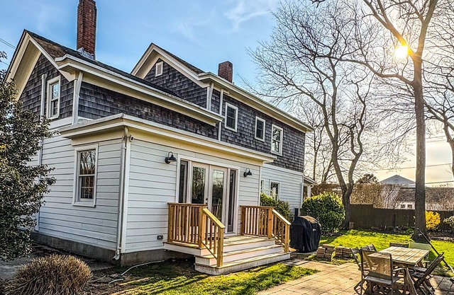 Cozy Greenport village cottage