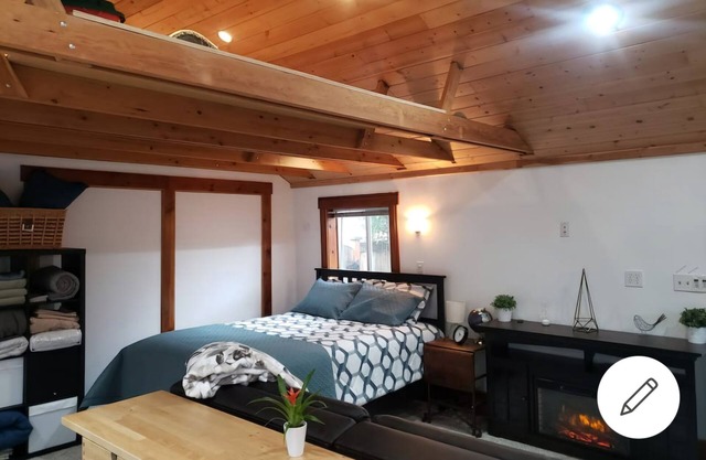 Cozy Guesthouse in Seattle, Sleeps 4+ Adults