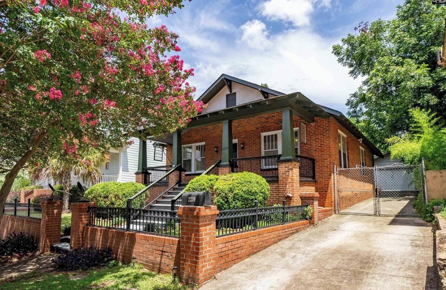 Cozy Historic Home just 2 miles from USC, downtown and 6 miles from Ft. Jackson
