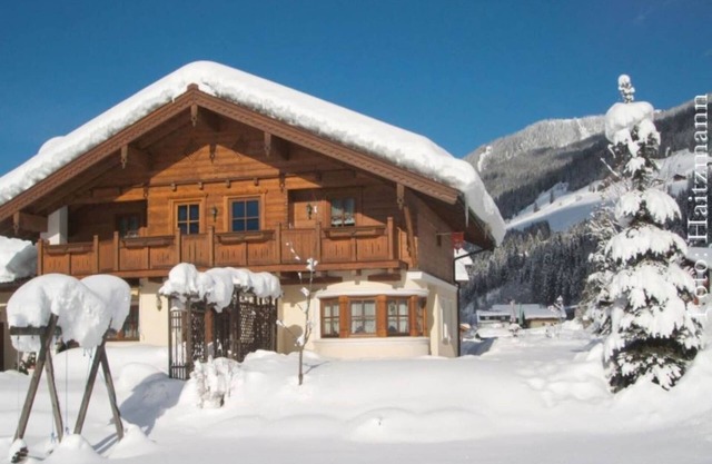 Cozy holiday apartment close to the slopes