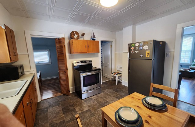 Cozy holiday flat with charm! Sleeps 4!