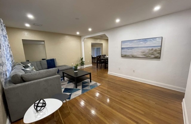 Cozy home, centrally located!