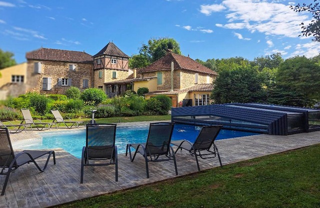 Cozy home in Frayssinet-le-Gélat