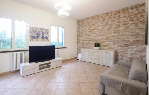 Cozy Home In Cecina With Wifi