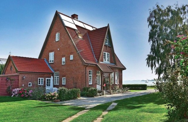 Cozy home in Gråsten with WiFi