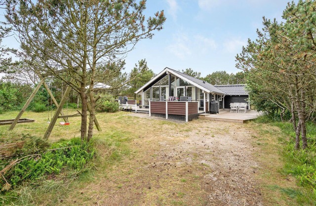 Cozy home in Hvide Sande with sauna
