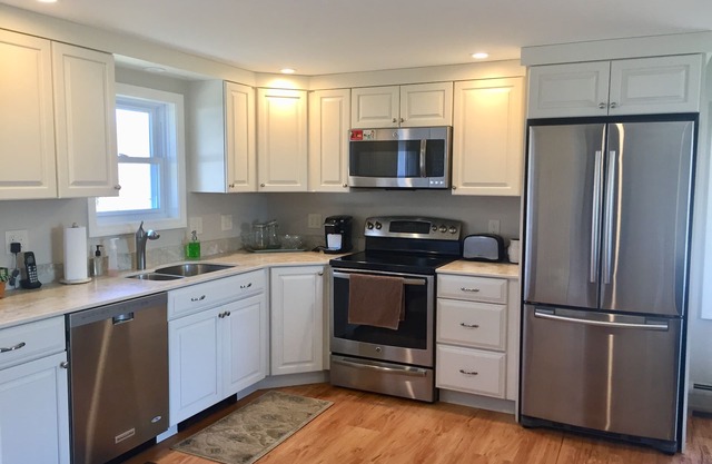 Cozy Home In The Berkshires, Pet Friendly with fenced in yard!