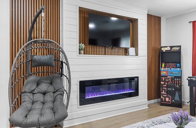 Cozy Home near NRG, Medical Centre, Toyota Centre with Hot Tub Spa, Arcade, BBQ