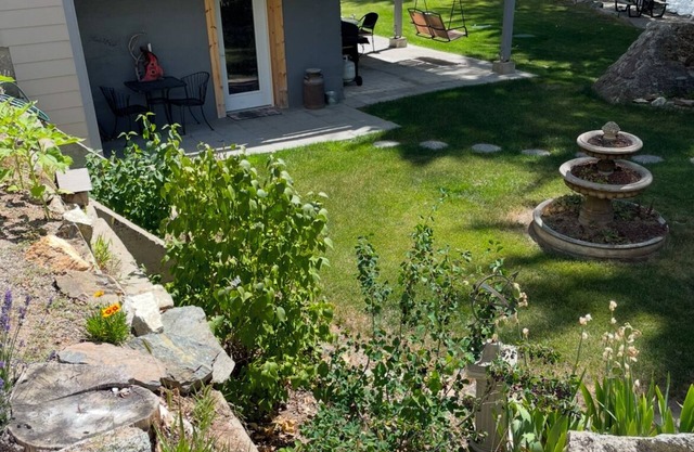 Cozy home on the Entiat river perfect for families. Entiat Wa