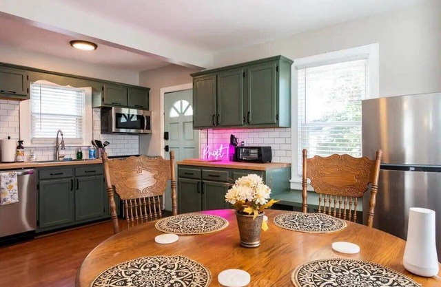 Cozy Home | Prime Location Near Churchill Downs!