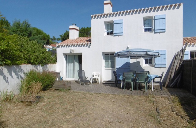 Cozy house in Barbâtre for 4 people, near the beach