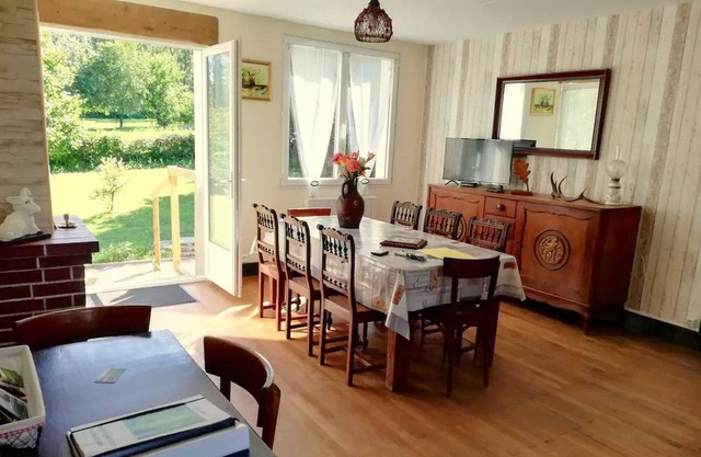 Cozy house in Couleuvre with air conditioning and enclosed garden